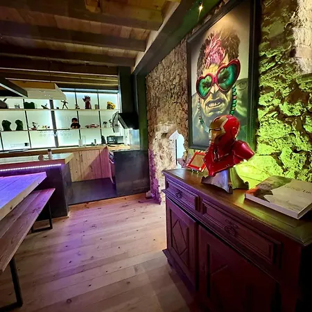 La Planque Des Super-heros Saint-Salvy