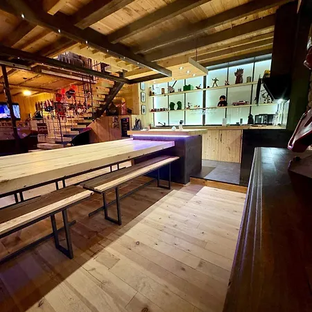 Casa de Férias La Planque Des Super-heros Saint-Salvy