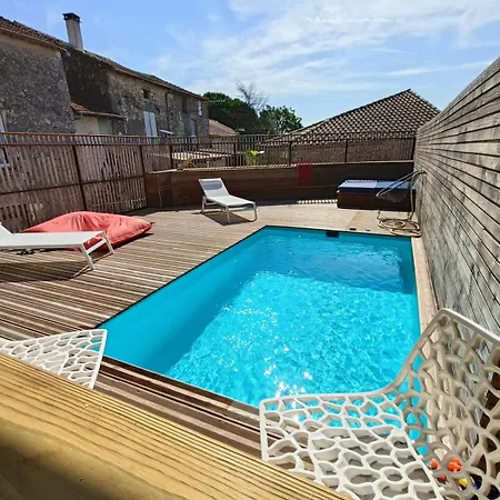 La Planque Des Super-heros * Saint-Salvy