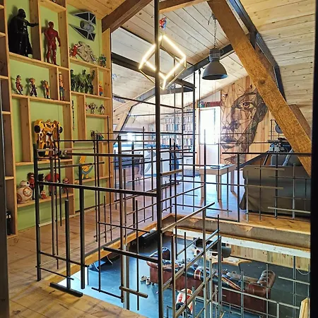 La Planque Des Super-heros