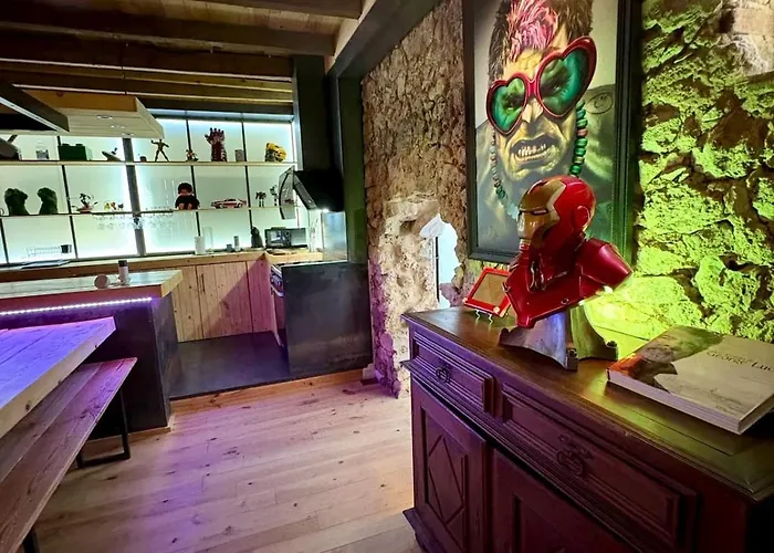 La Planque Des Super-heros Saint-Salvy