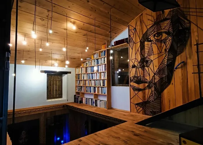 La Planque Des Super-heros * Saint-Salvy