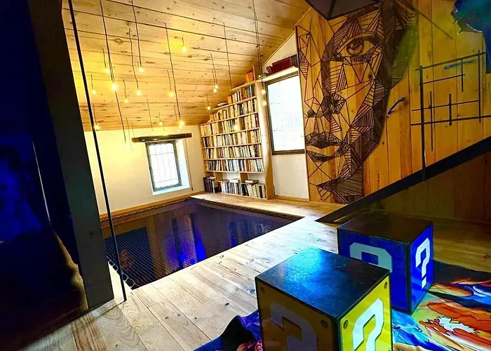 La Planque Des Super-heros * Saint-Salvy