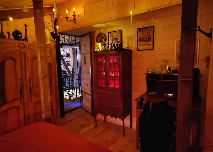 La Planque Des Super-heros *