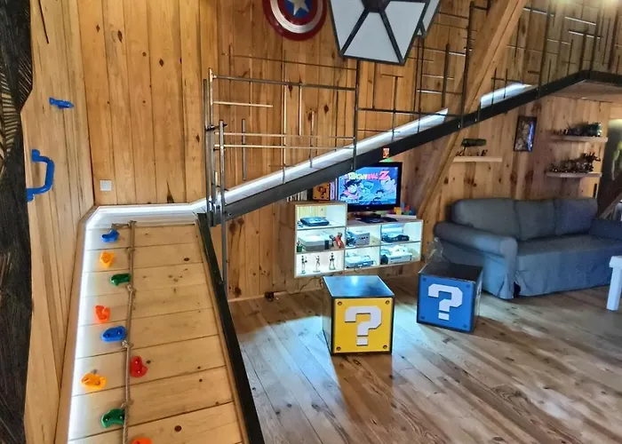 La Planque Des Super-heros Saint-Salvy